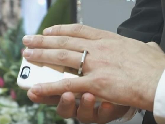 1467261995-weirdest-marriages-man-marries-his-phone.jpg