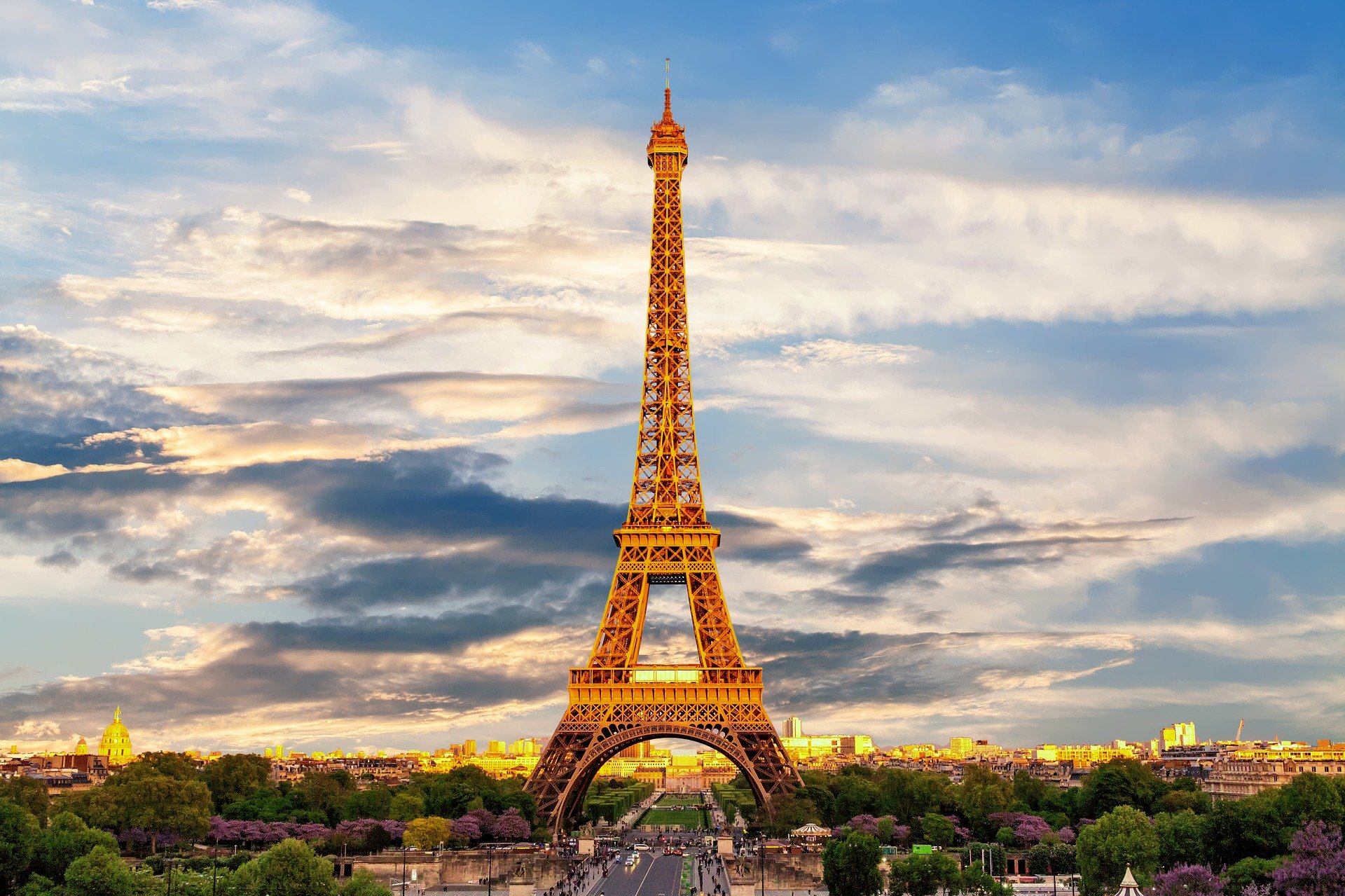 eiffel-tower-g36399fbf2-1920.jpg