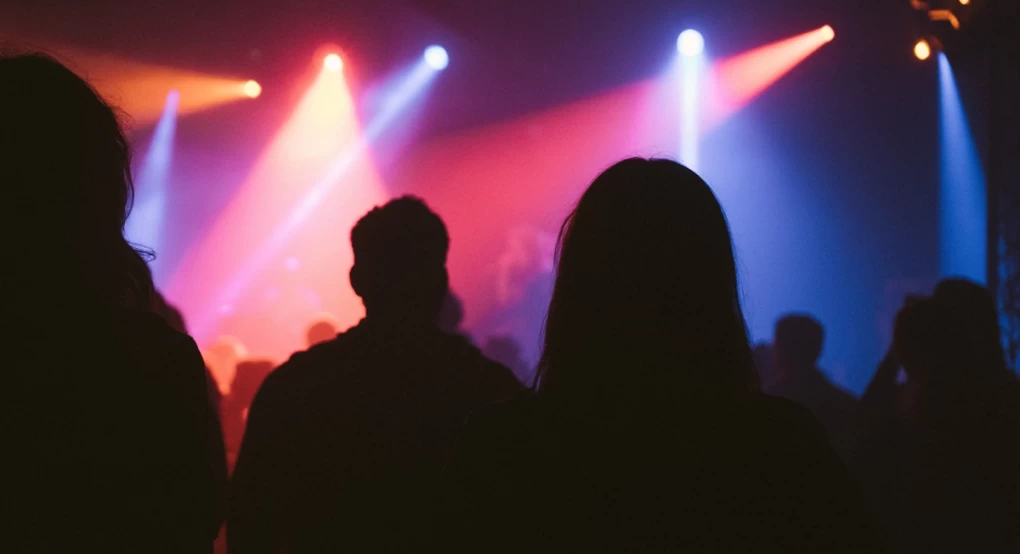 julian-lozano-x-huigpuzbk-unsplash-kino.webp