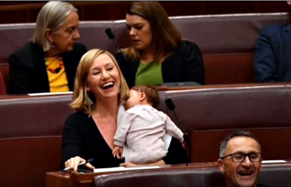 δημόσιος θηλασμός