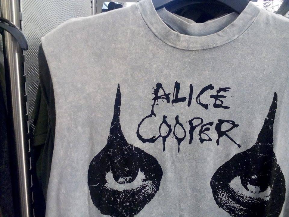 12032378_481565775357508_26594763_n