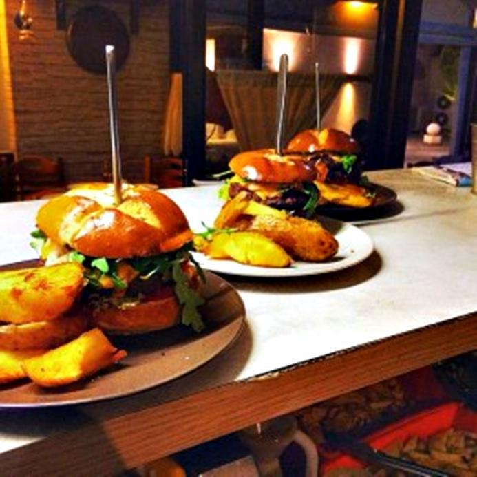 12341638_1690158467888920_2365657754530494898_n-300x300