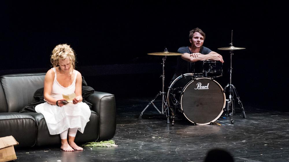 Hamlet: Kto tam?, reż. Kelly Hunter, Teatr Flute (UK). Fot. Dawid Linkowski GTS