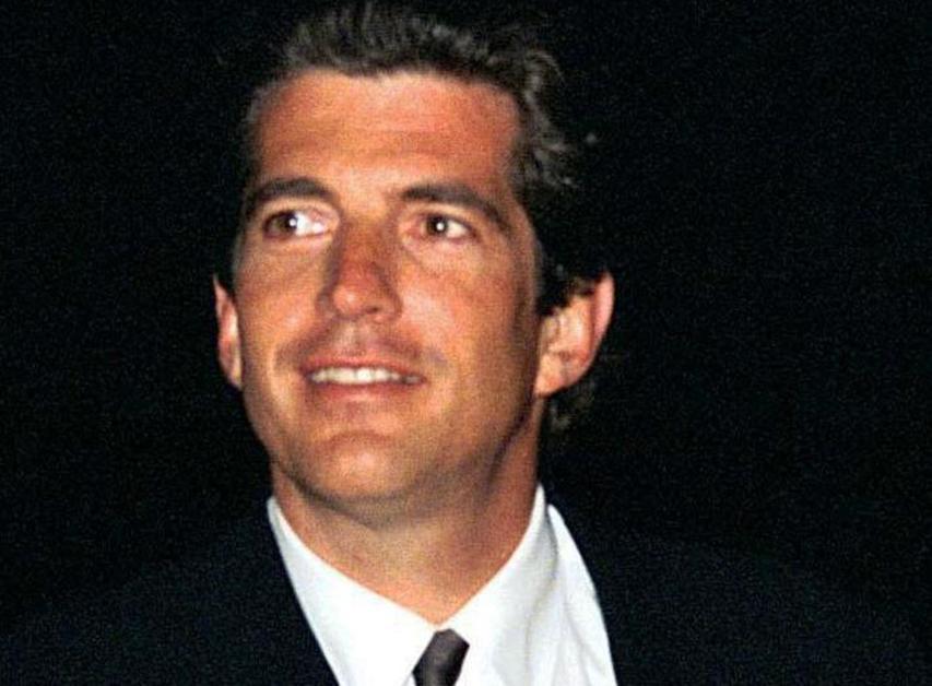 η-πρώην-βοηθός-της-τζάκι-μιλάει-για-τον-241723