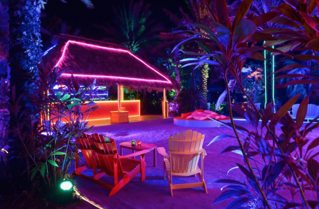 the-prada-double-club-miami-ένα-pop-up-event-που-ζηλεύουμε-264858