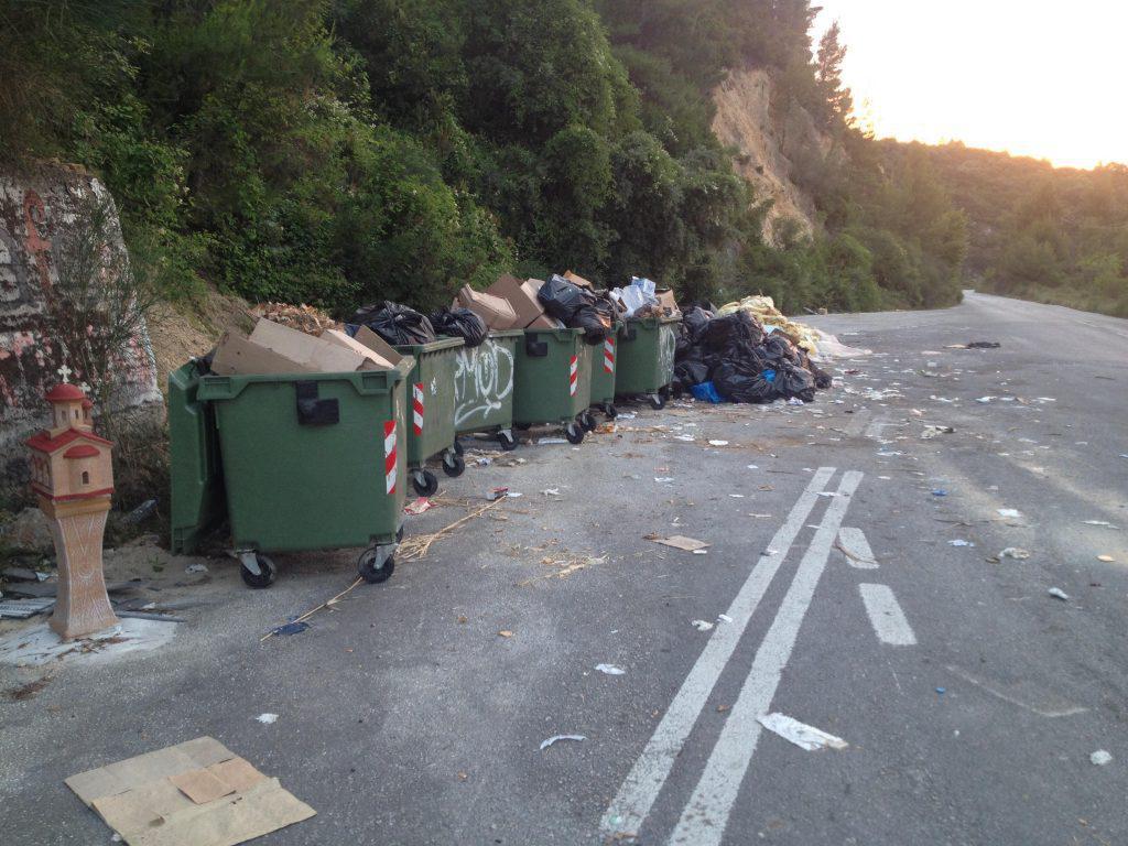 το-εκκλησάκι-να-μας-φυλάει-από-τα-σκουπ-331882