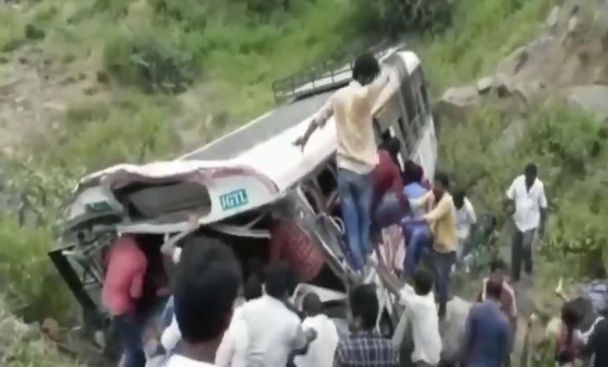 λεωφορείο-έπεσε-σε-χαράδρα-στην-ινδία-358787