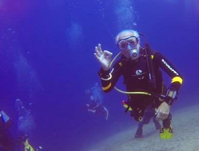 o-γηραιότερος-δύτης-στον-κόσμο-έσπασε-τ-355298