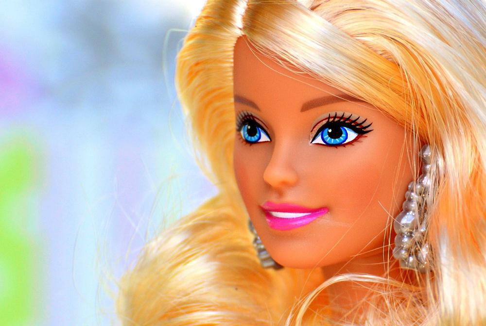 h-barbie-γίνεται-65-ετών-η-ιστορία-της-πιο-διάσ-404674