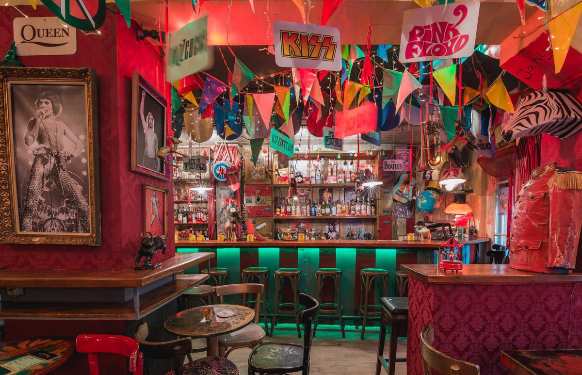 Το πιο μοναδικό στέκι της πόλης μόλις μεταμορφώθηκε σε Rock ‘n’ Roll Circus! Parallaxi Magazine Το πιο μοναδικό στέκι της πόλης μόλις μεταμορφώθηκε σε Rock ‘n’ Roll Circus! Parallaxi Magazine