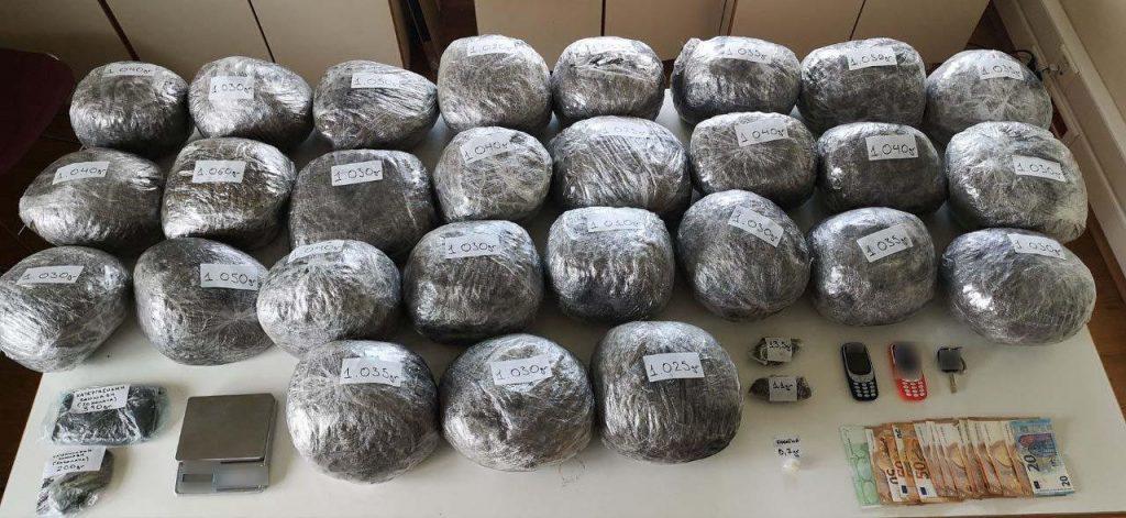 50χρονος-έκρυβε-πάνω-από-28-κιλά-κάνναβη-σ-469135