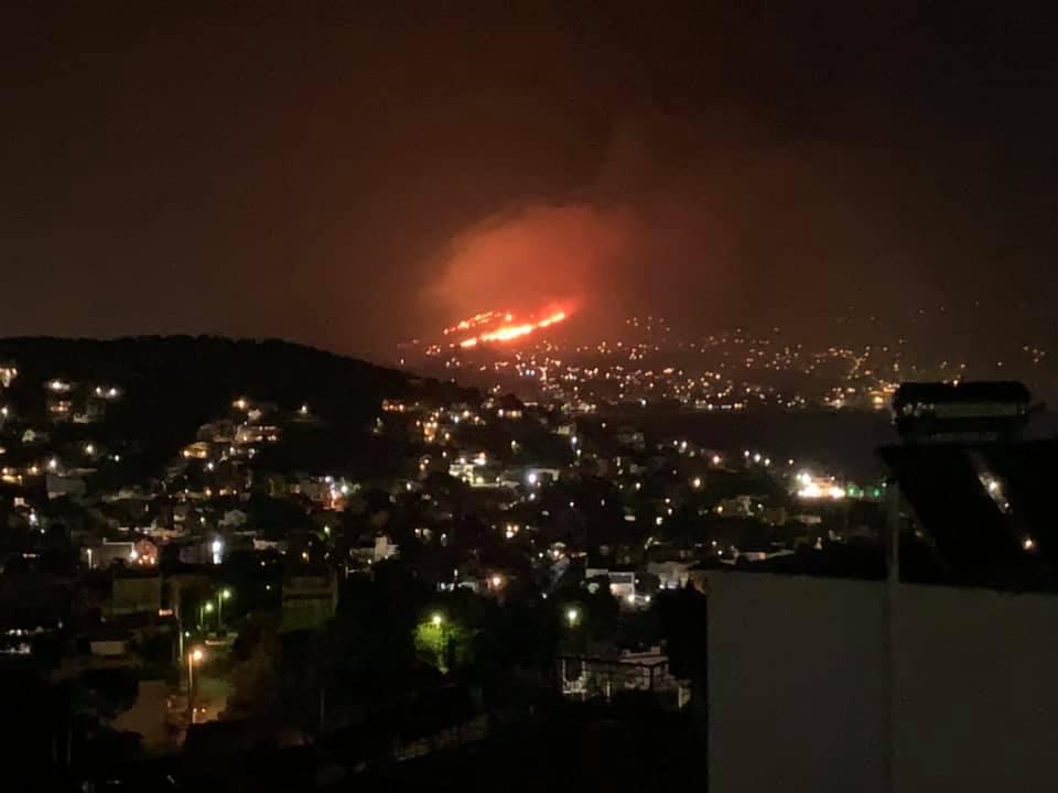 πυρκαγιά-στο-πόρτο-ράφτη-απείλησε-σπί-503936