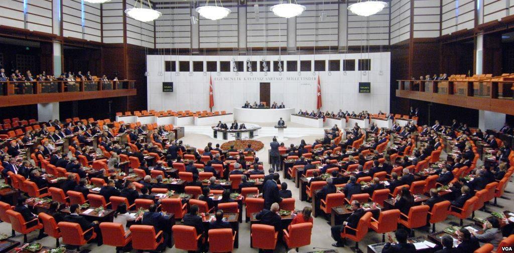 τουρκία-καθαιρέθηκαν-τρεις-βουλευτέ-531788