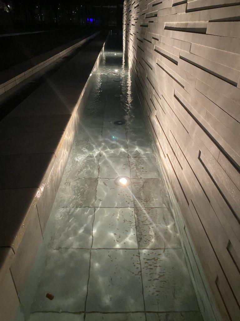 παραλια καμένες λάμπες