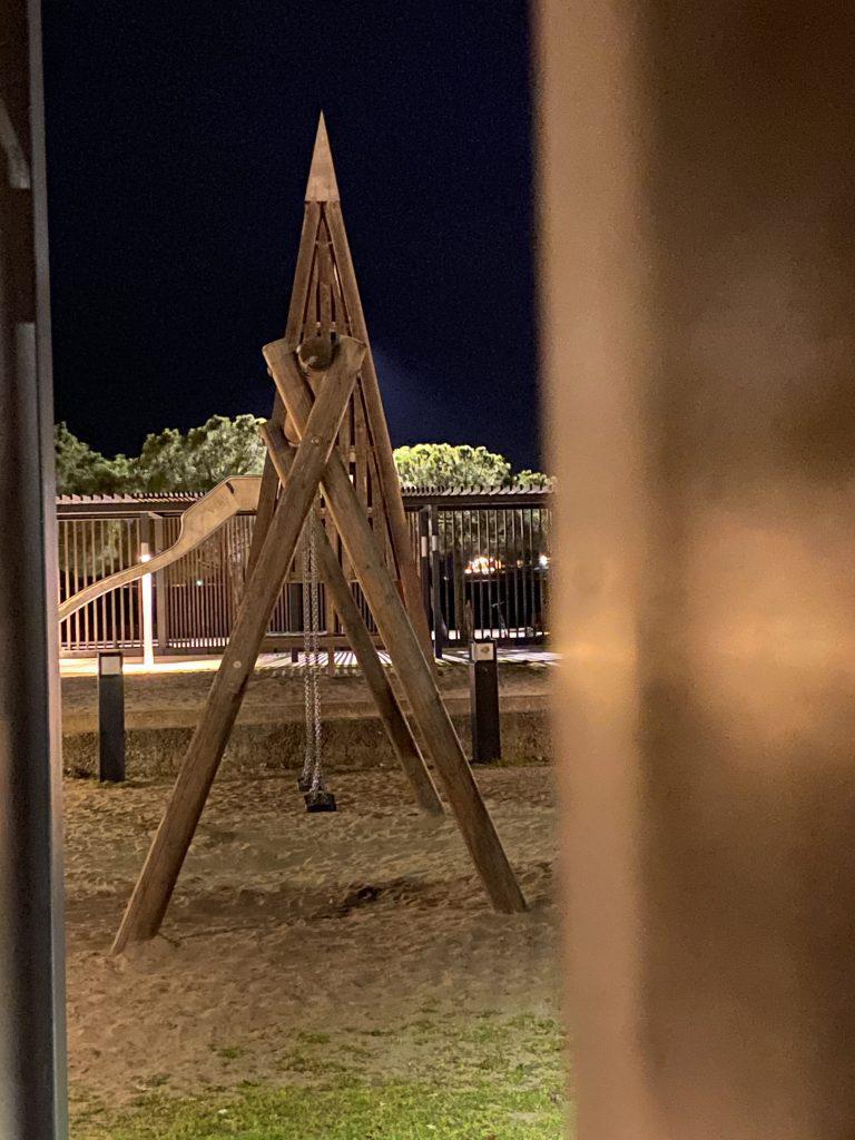 παραλια καμένες λάμπες