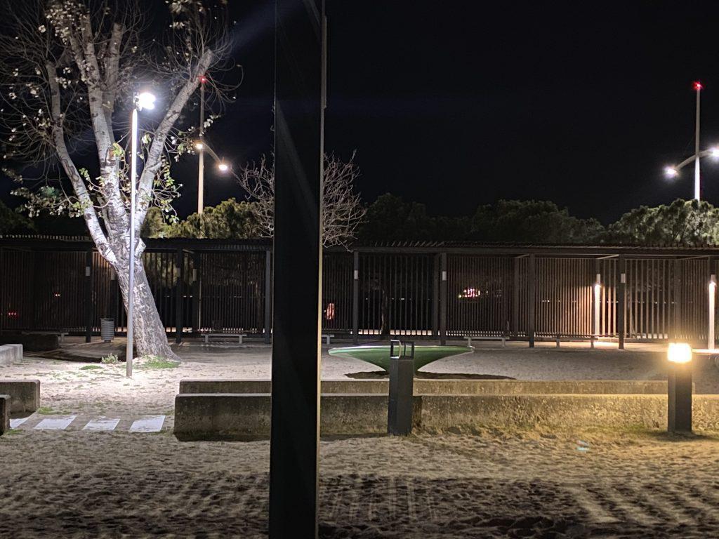 παραλια καμένες λάμπες