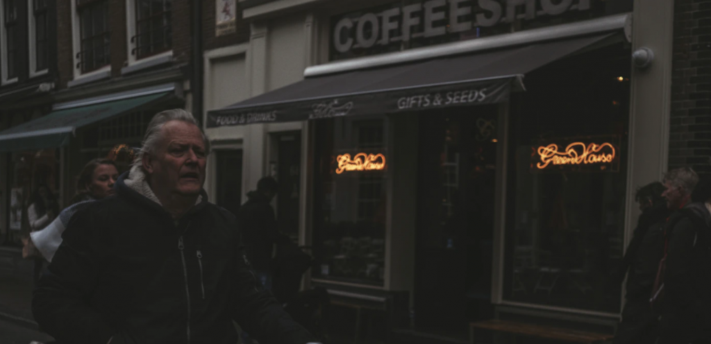 ολλανδία-κορονοϊός-τα-coffee-shops-ξανανοίγουν-574634