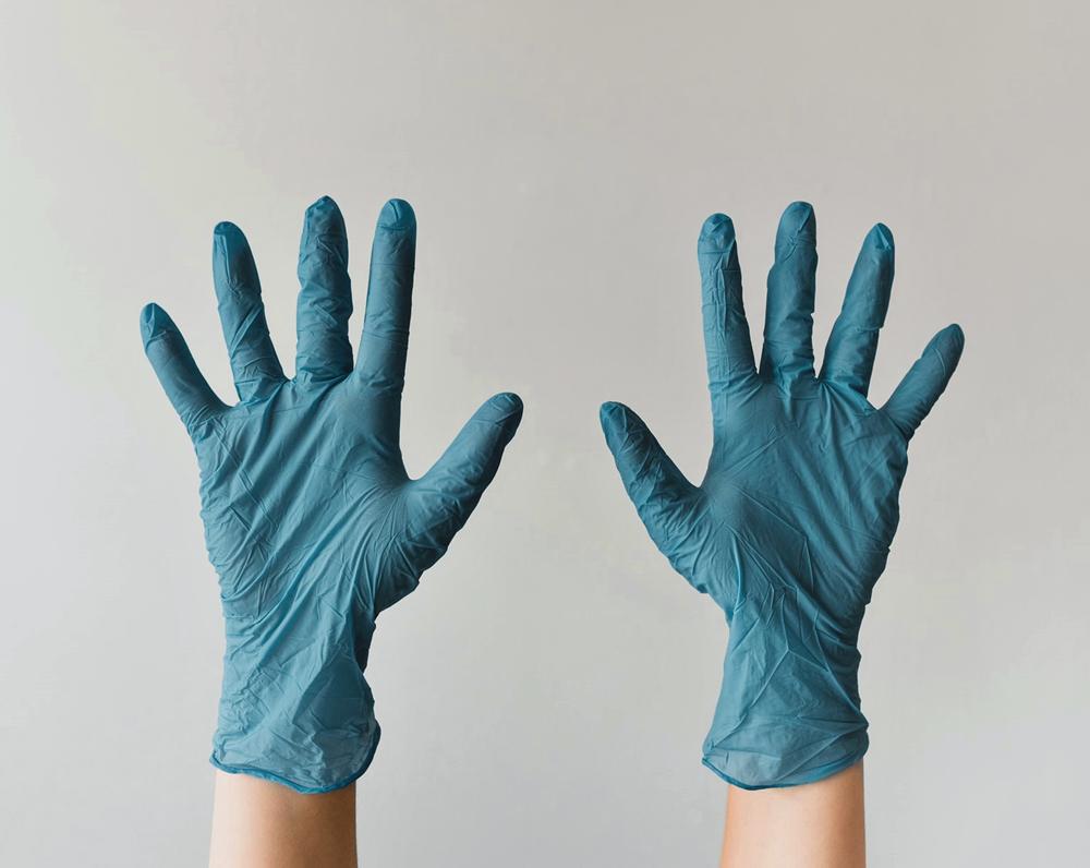 αυτόματοι-πωλητές-με-μάσκες-γάντια-κα-574978