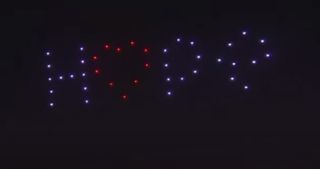 drone-σχημάτισαν-στον-ουρανό-την-ελπίδα-617426