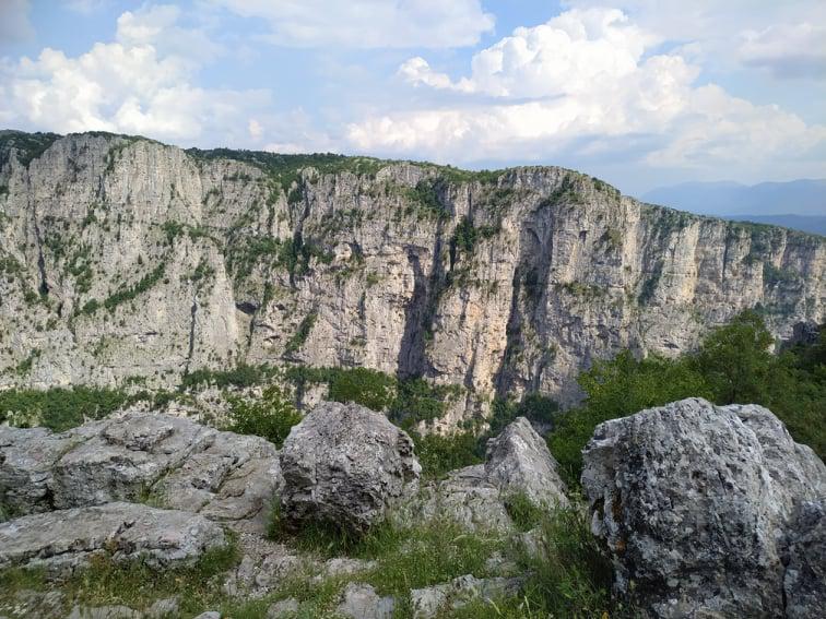 χαραδρα βικου