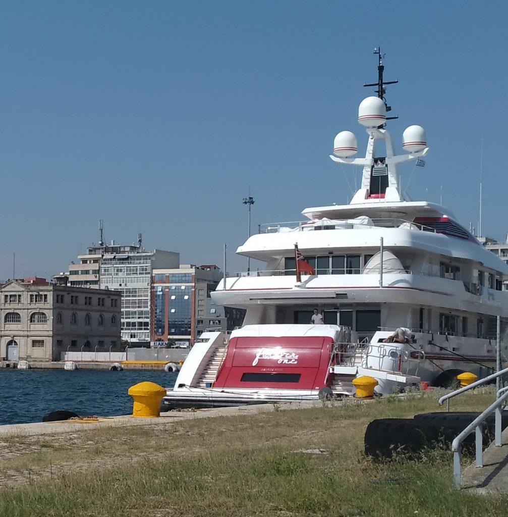 στο-λιμάνι-της-θεσσαλονίκης-το-σούπερ-619781