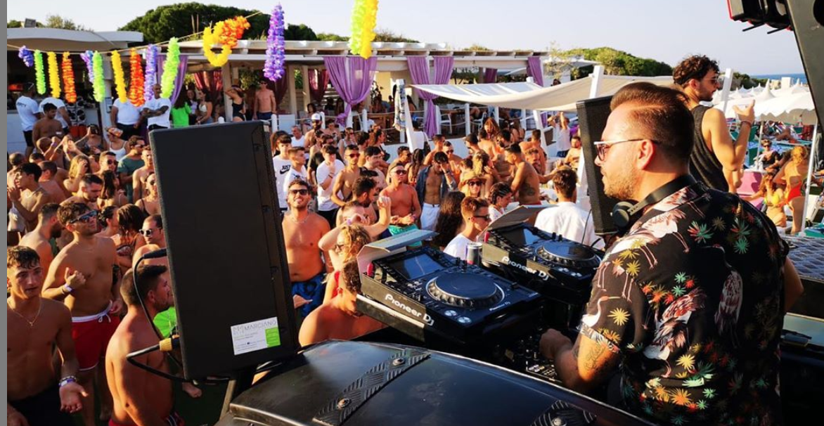 beach bar