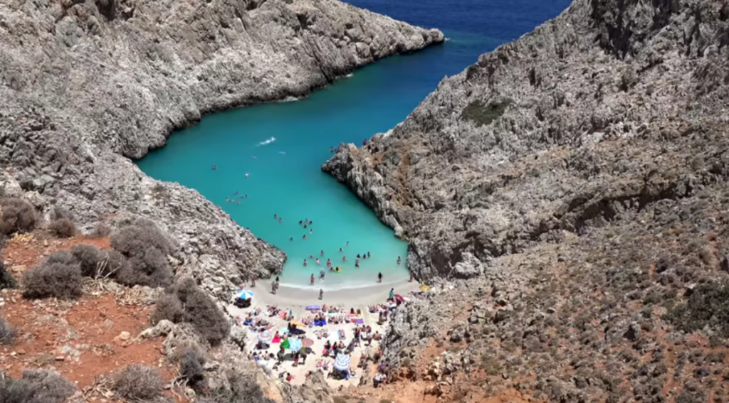 κρήτη-νεαρός-έπεσε-από-τα-βράχια-στην-π-639619