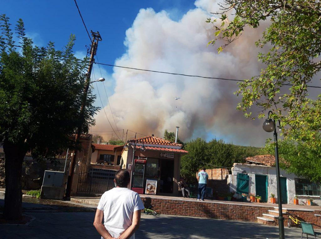 εικόνες-και-video-από-μεγάλη-πυρκαγιά-στον-665141