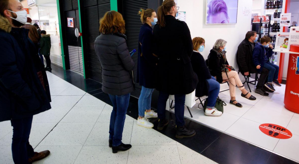 εικόνες-χαμός-στα-γαλλικά-κομμωτήρια-677918