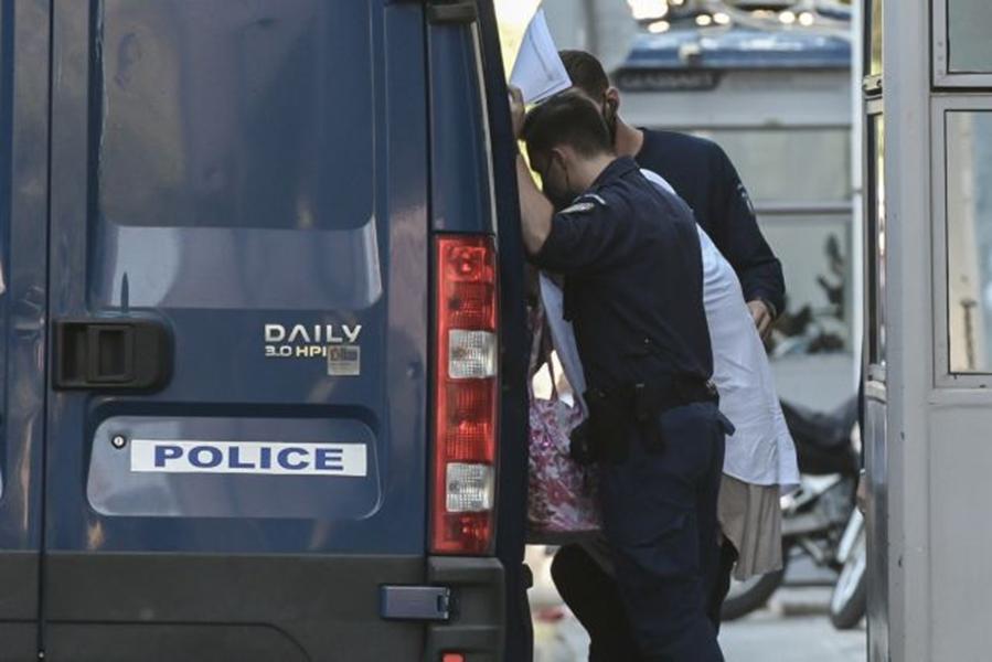 β-πόπορη-ποια-είναι-η-χρυσαυγίτισσα-ασ-675874