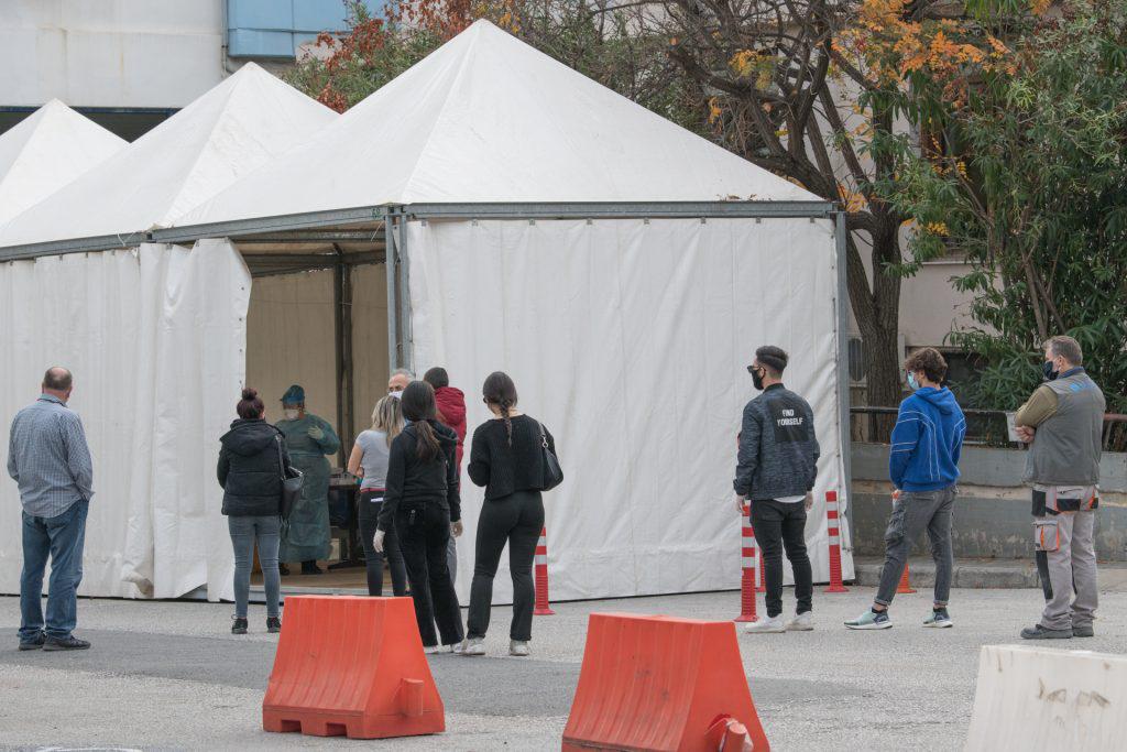 ο-χάρτης-της-πανδημίας-πάνω-από-800-νέα-κρ-683988