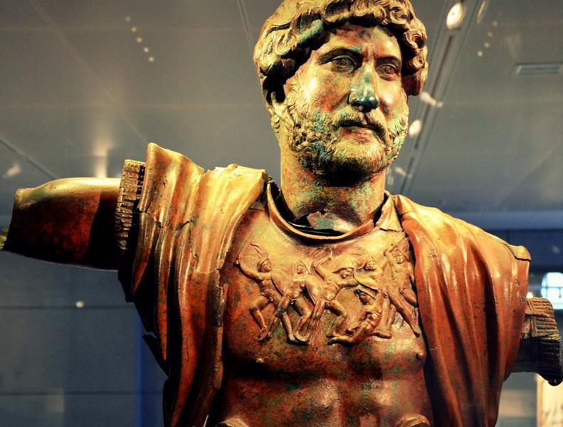 Ανδριανός 10