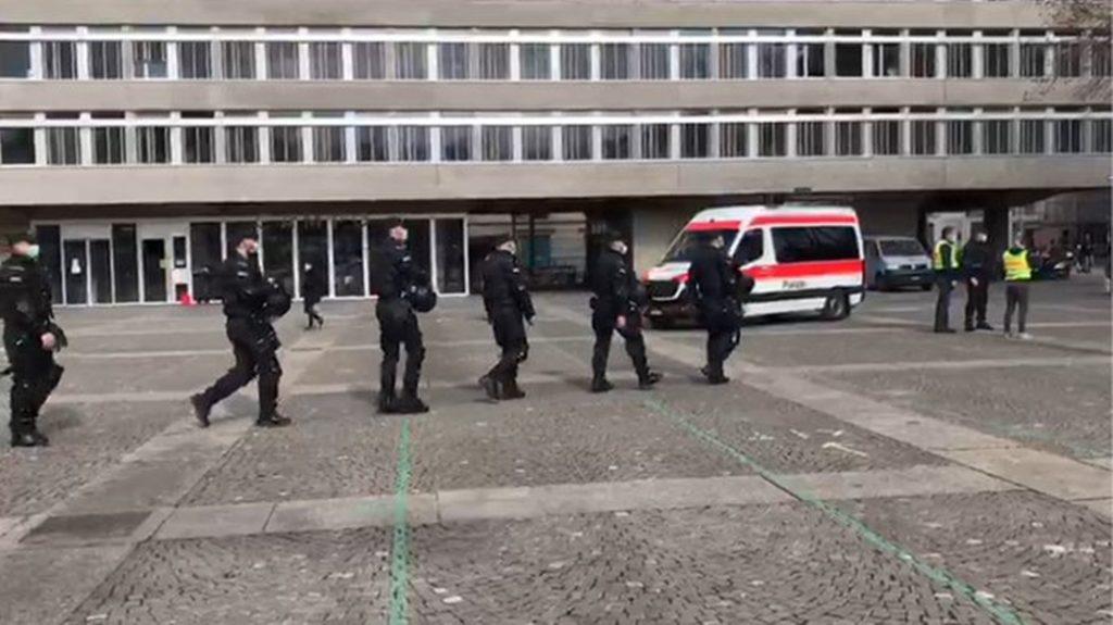 ελβετία-η-αστυνομία-διέλυσε-διαδήλωσ-732106