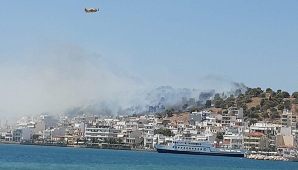 σαλαμίνα-αυτοκίνητο-εξετράπη-και-έπε-791619