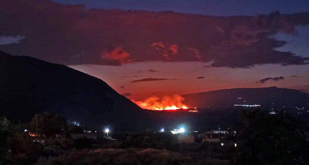 σέρρες-συνεχίζεται-η-μάχη-με-τις-φλόγε-808943