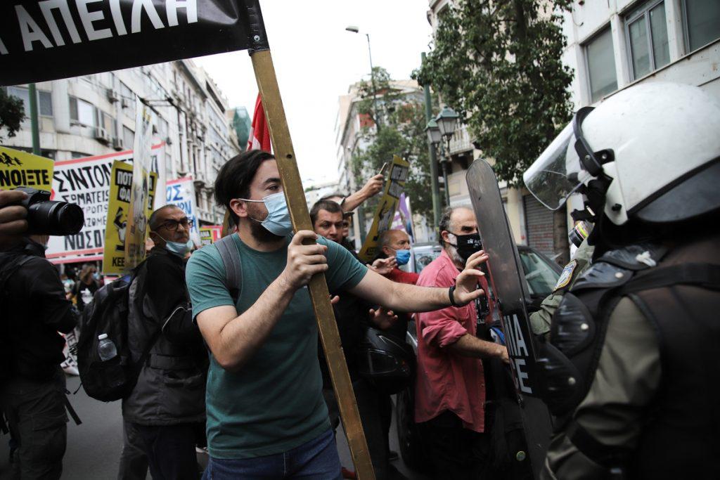 ομόνοια-ένταση-και-χημικά-στο-αντιφασ-828685