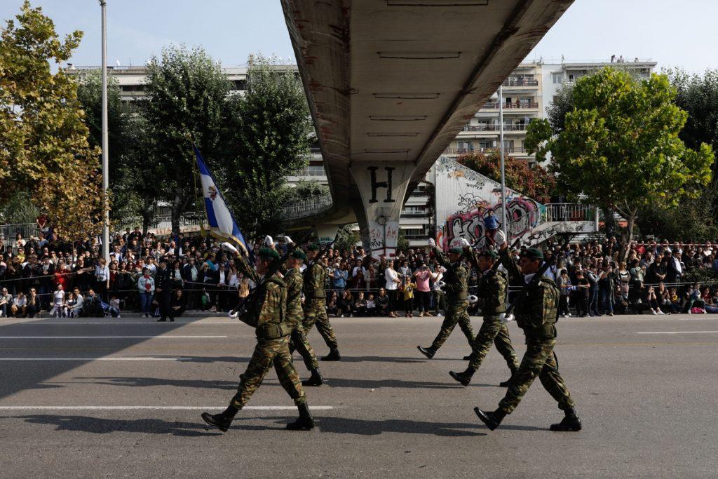 εξαδάκτυλος-να-γίνουν-παρελάσεις-με-μ-824906