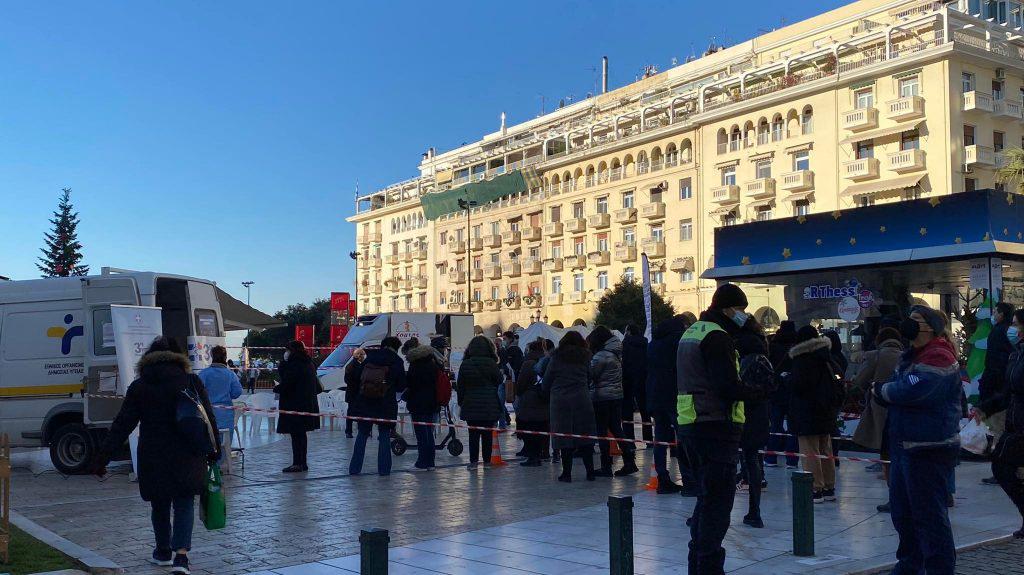 μεγάλες-ουρές-για-τον-εμβολιασμό-χωρί-861354