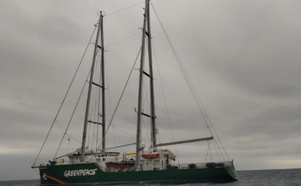 εικονεσ-βιντεο-πλοίο-της-greenpeace-στην-ελαφό-877219