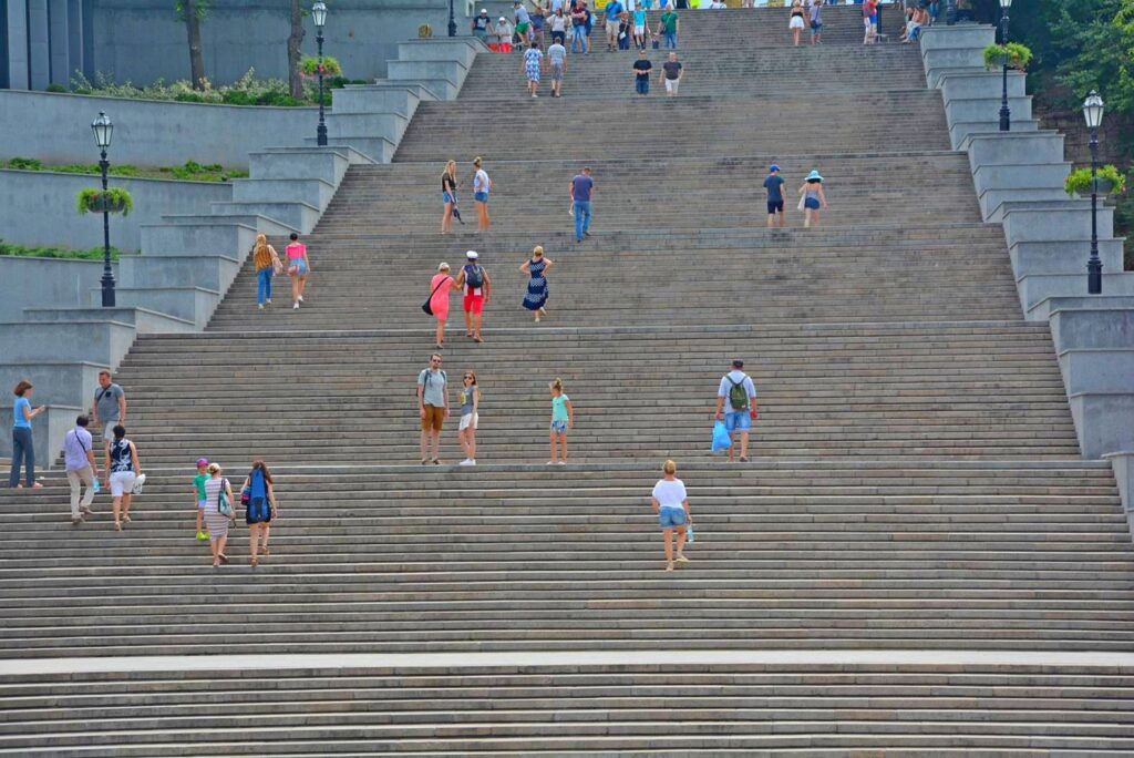 περπατώντας-στις-πιο-διάσημες-σκάλες-881066