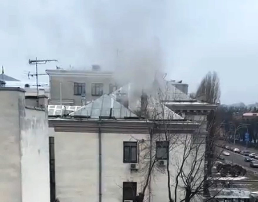 ουκρανία-καπνός-στη-ρωσική-πρεσβεία-σ-884845