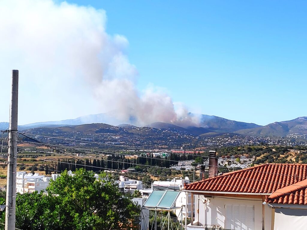 φωτιά-κοντά-στο-νταού-πεντέλης-920578