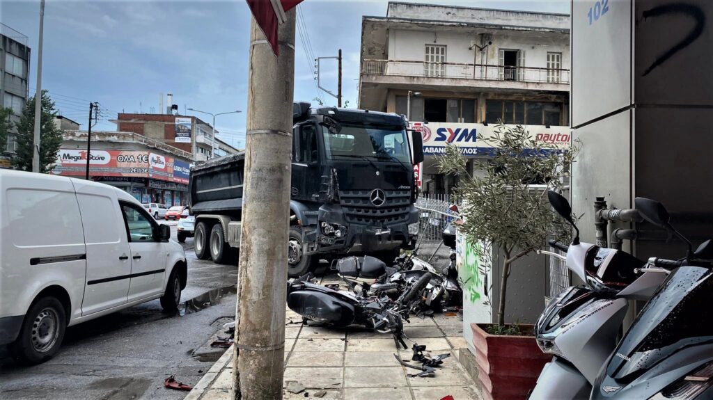 σαν-τρελό-φορτηγό-νταλίκα-εξετράπ-928399