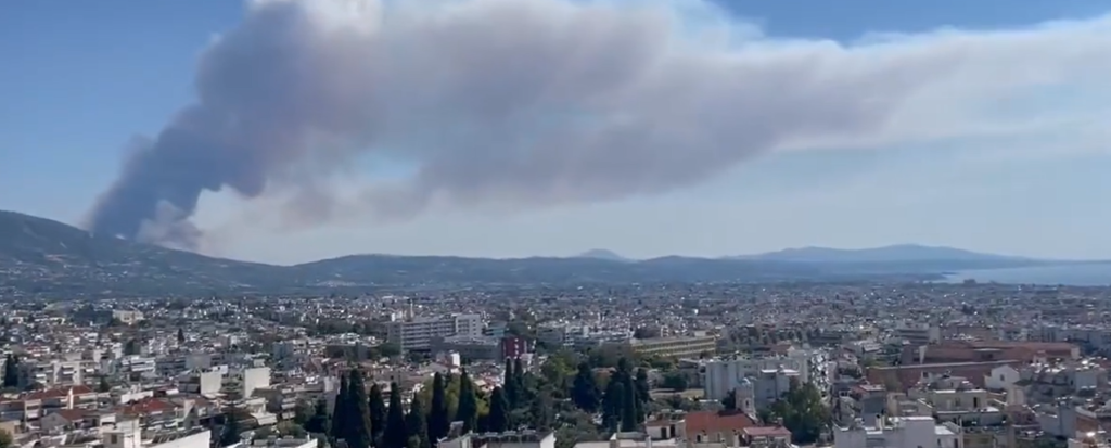 πάτρα-σε-εξέλιξη-παραμένει-η-φωτιά-στη-911005