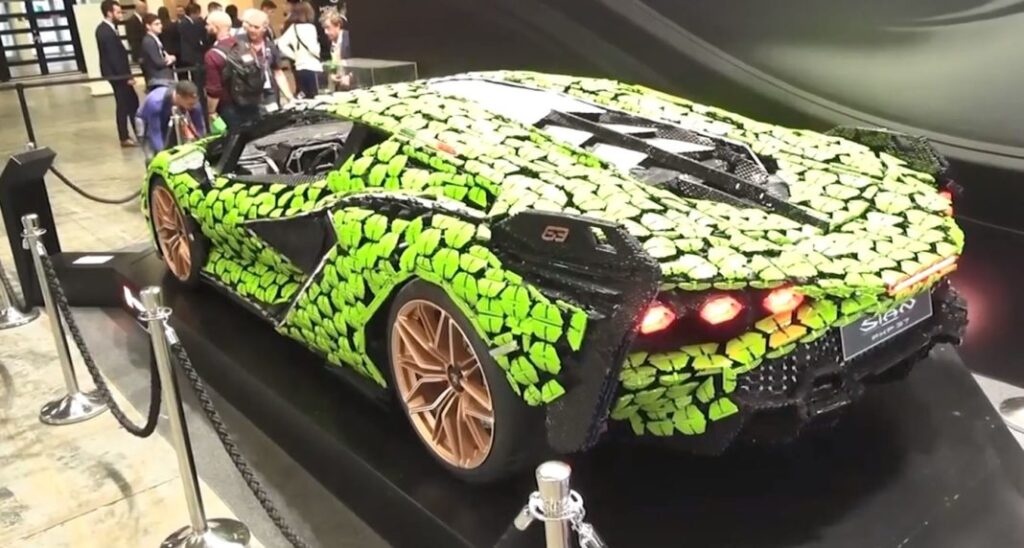 lamborghini-από-lego-έκλεψε-τις-εντυπώσεις-στο-paris-auto-show-916837