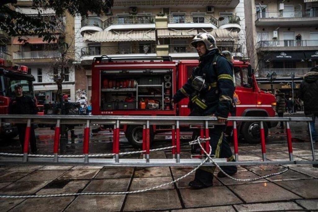 θεσσαλονίκη-φωτιά-σε-εγκαταλελειμμέ-917932