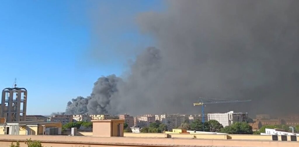 φωτιά-ξέσπασε-σε-κέντρο-απόσυρσης-αυτ-907528