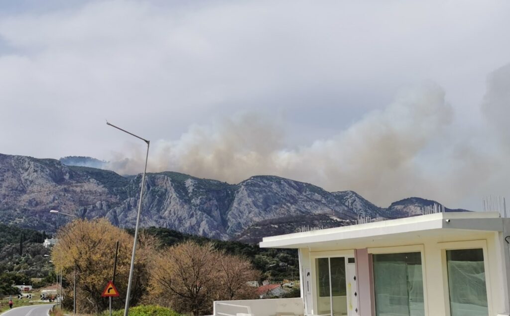 σάμος-μεγάλη-φωτιά-εκκενώνεται-χωρ-923094