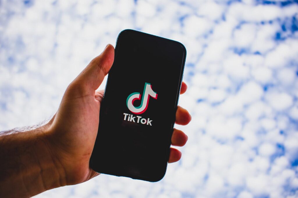 tiktok-hackers-ισχυρίζονται-ότι-έκλεψαν-προσωπικ-903328