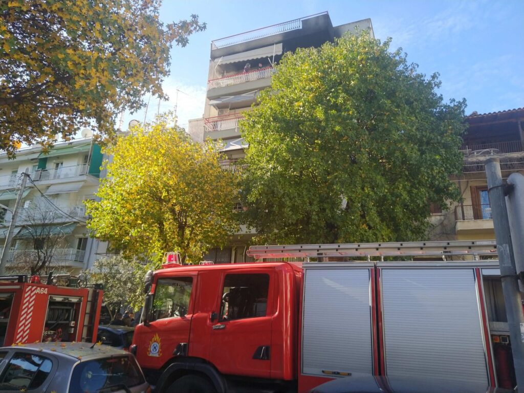 θεσσαλονίκη-φωτιά-σε-διαμέρισμα-πολυ-947080